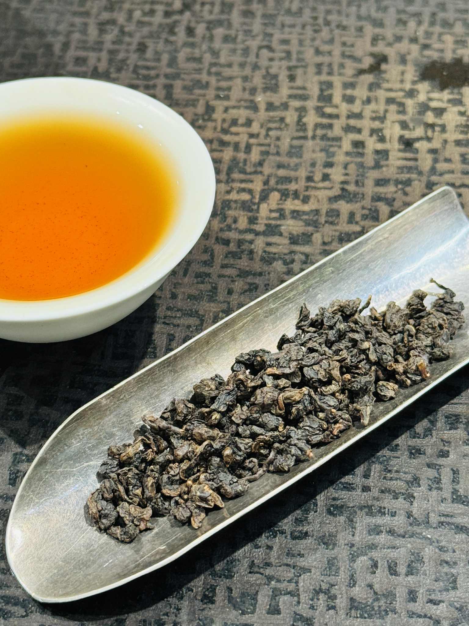 碳焙紅烏龍 得獎茶茶王|一盒300公克
